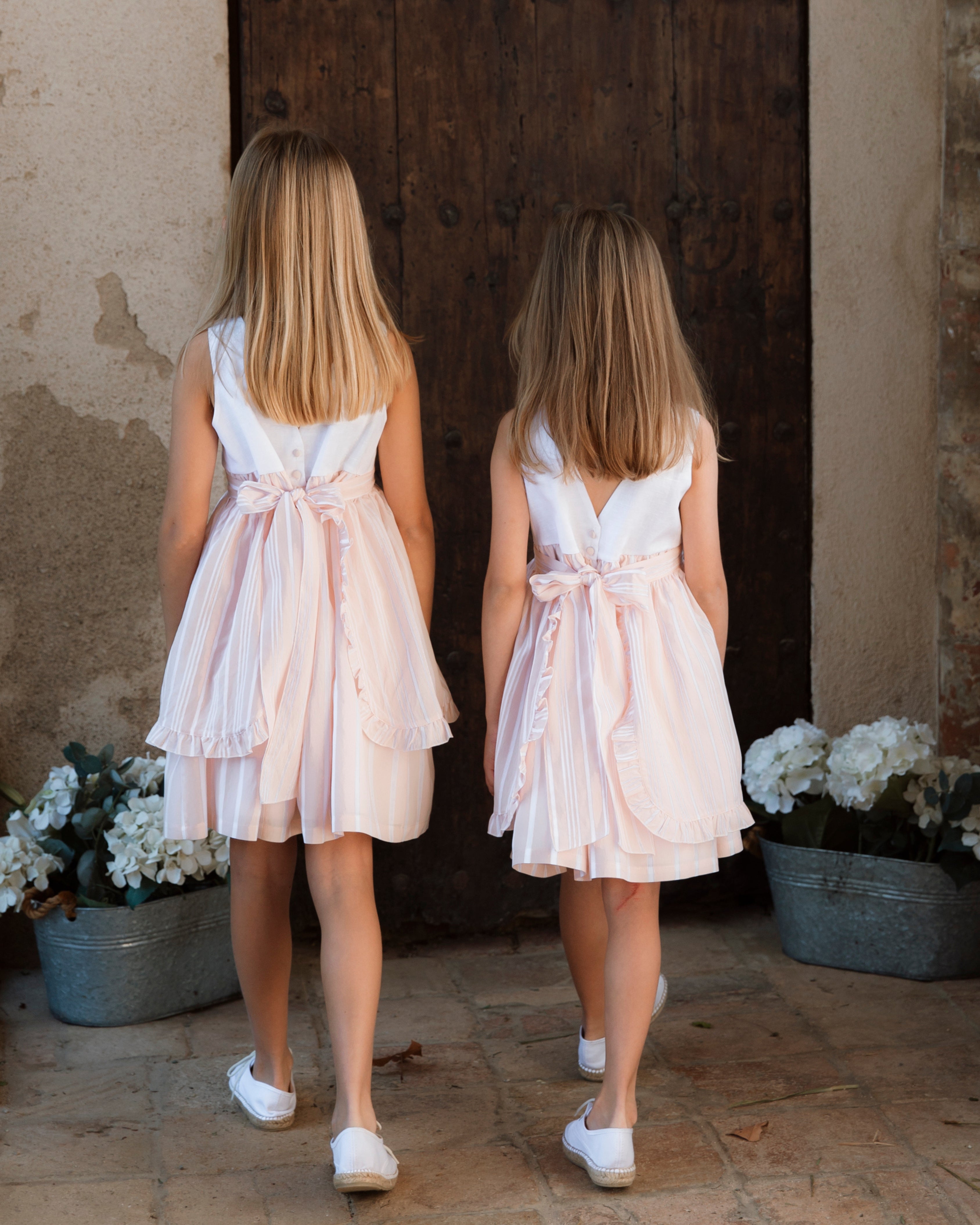 ABITO IN TESSUTO A PETALI