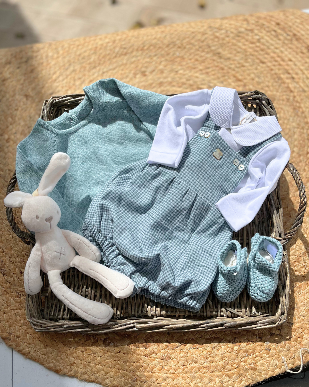 PELUCHE CONEJITO SONAJERO