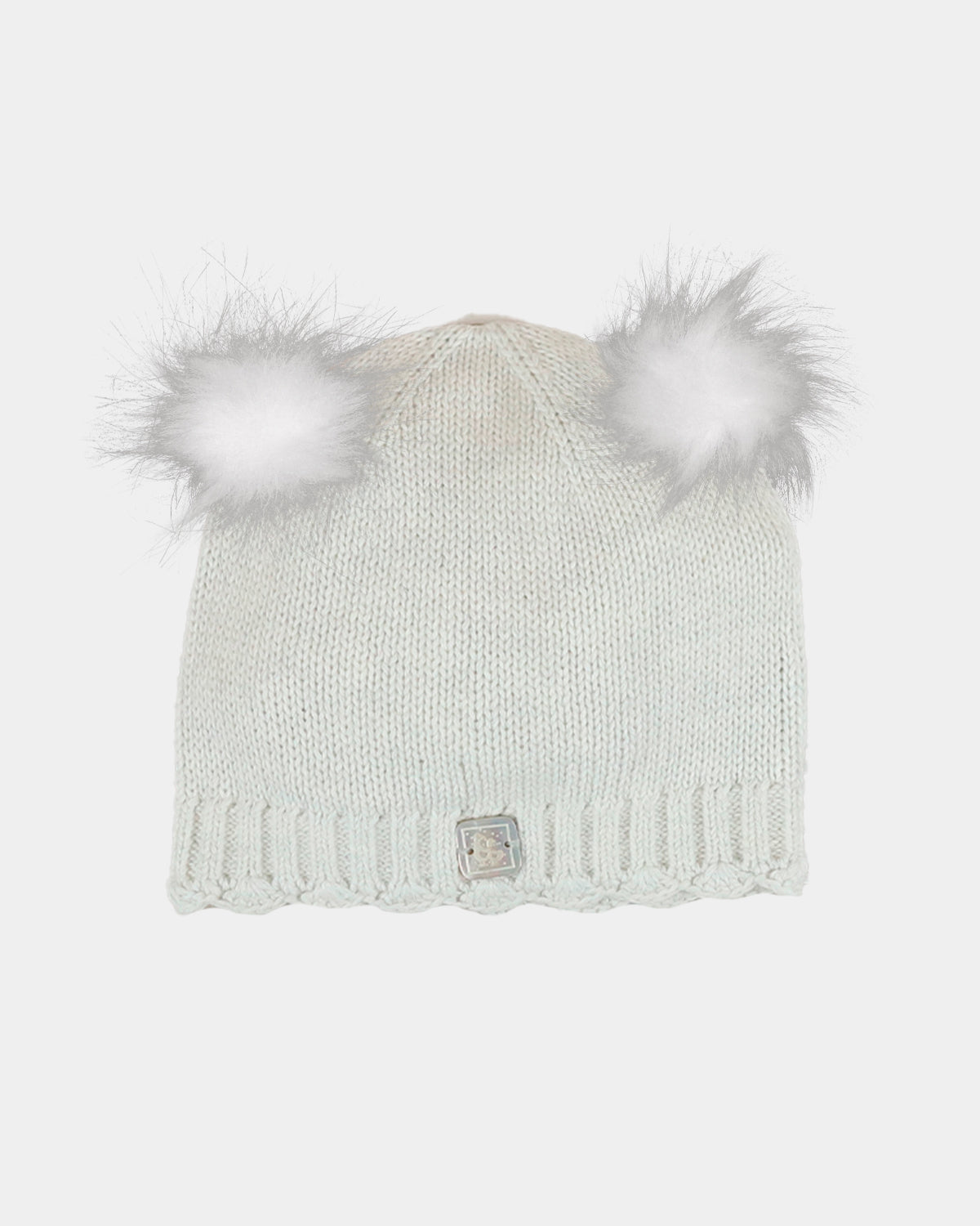 CAPPELLO BASE Ecru CON POMPON