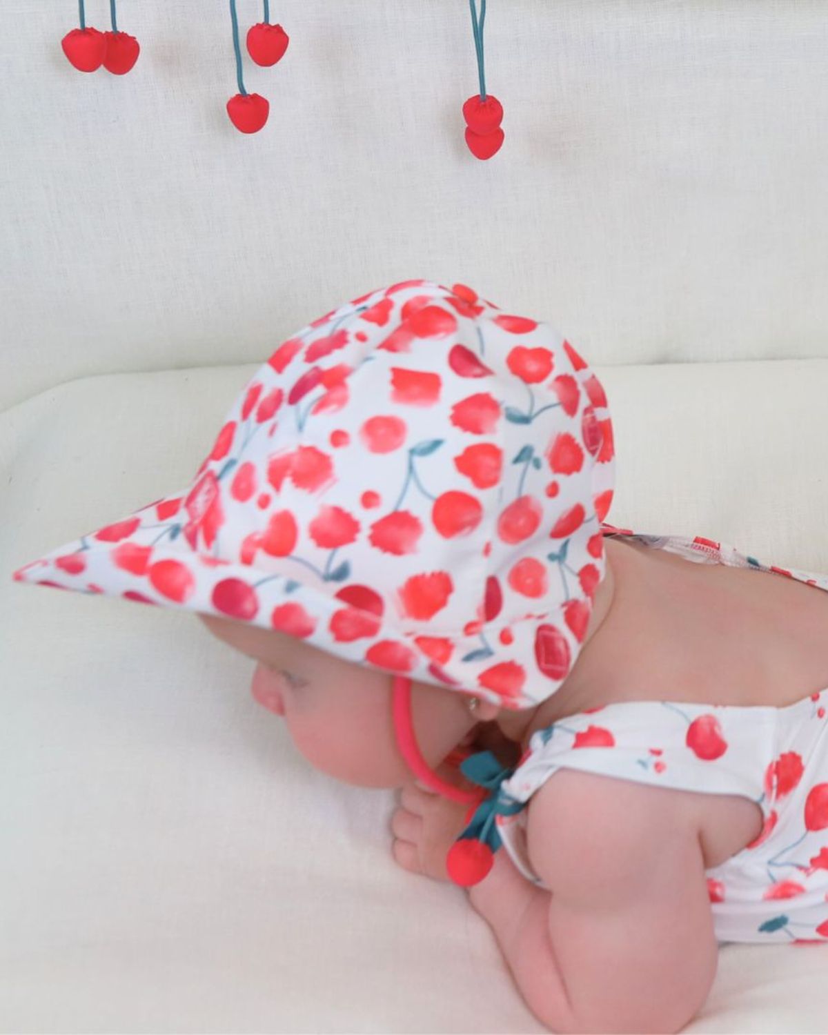 CAPPUCCIO IN LYCRA CILIEGIA