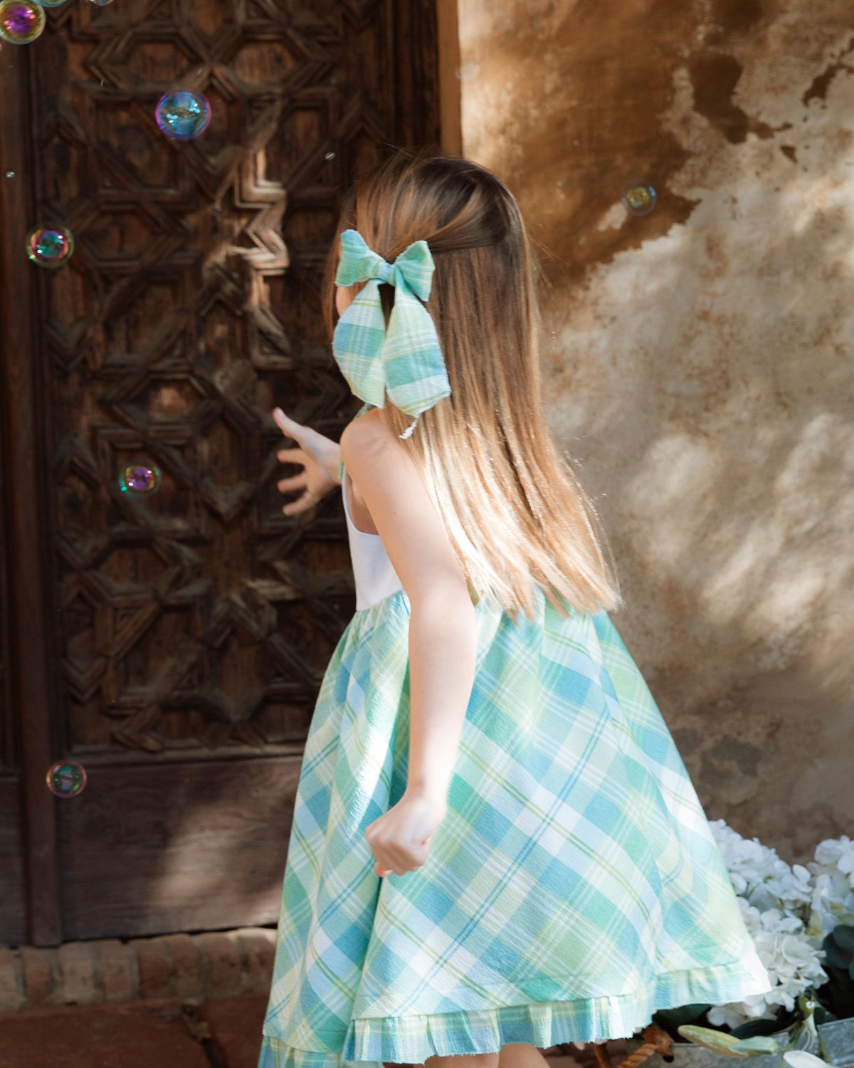 IL TESSUTO DEL VESTITO CONTIENE